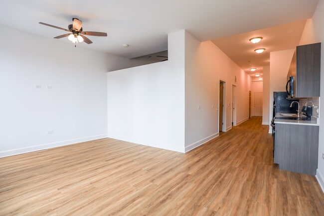 Photo - 3160 N Broadway Unit 402