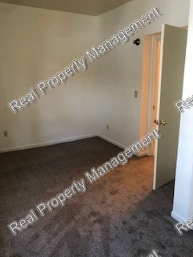 Photo - One Bedroom Main Floor Apartment