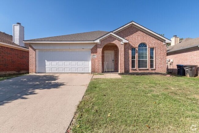Building Photo - 4 Bedroom/2 Bathroom HOME FOR LEASE! Just ...
