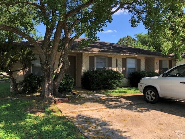 Building Photo - 3610WE Unit A Rental