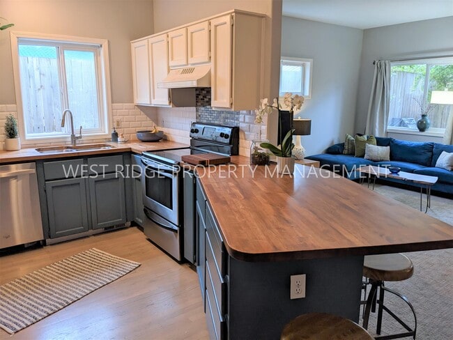 Building Photo - 618 S Texas St.