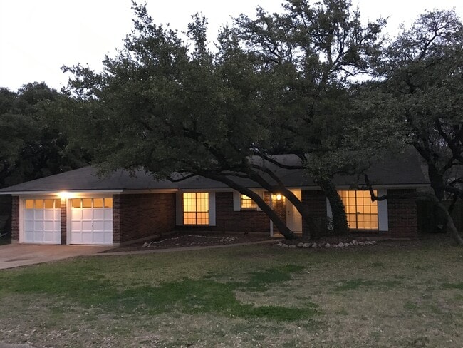 Photo - 2400 Dijon Dr