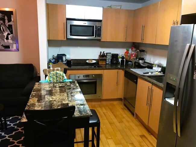 Building Photo - 300 S Biscayne Blvd Unit 3209 Rental