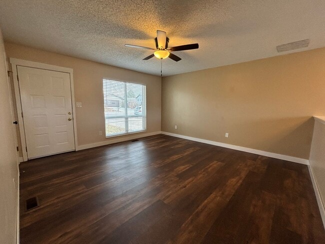 Photo - 5 Bed, 2 Bath Ranch-style w/ A/C! - Available Now! - MileStone Real Estate Services