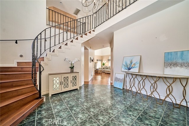 1089 Village Dr