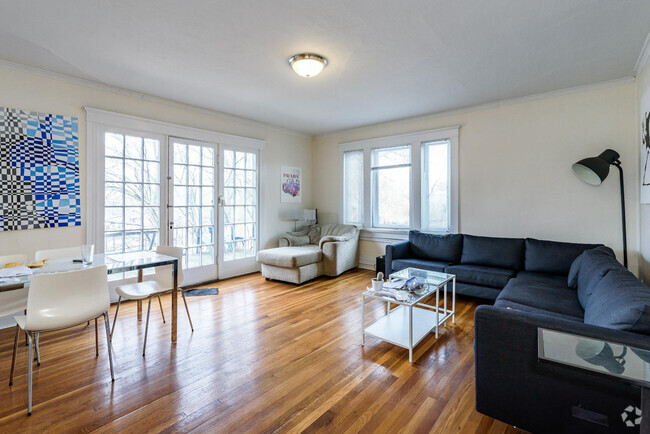 Building Photo - 229 Chestnut Hill Ave Unit Uni1 4-bed 2-bath Rental