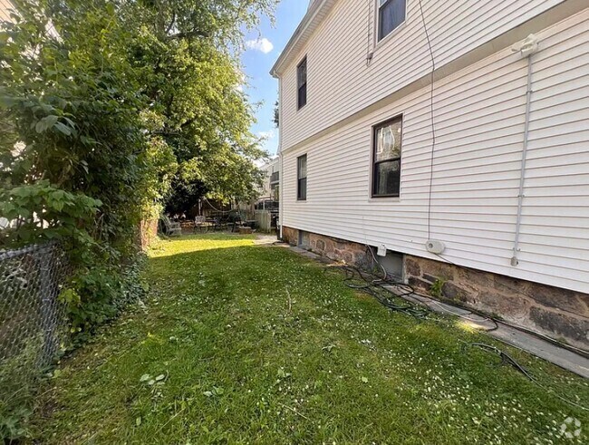 Building Photo - 3 Aldie St Unit 1 Rental