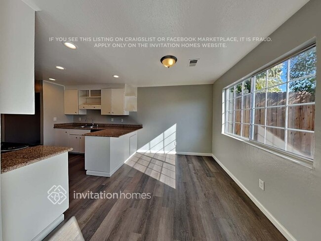 Photo - 3275 Madrone St