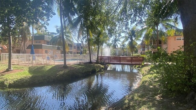 Photo - 760 SE 2nd Ave Unidad D111