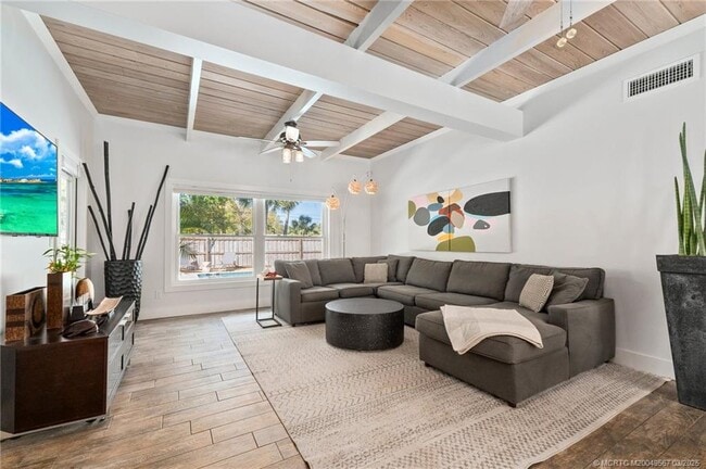 Building Photo - 530 S Manor Dr