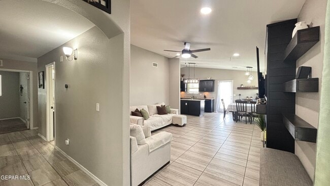 Photo - 11613 Flor Galatea Wy