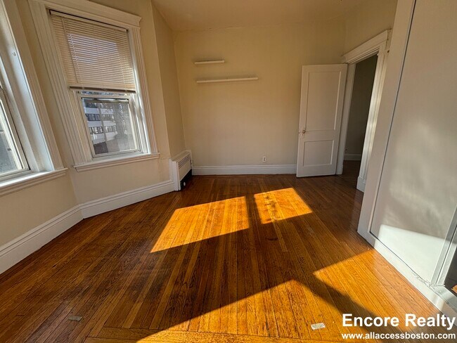 Photo - 150 Warren St Unit #35