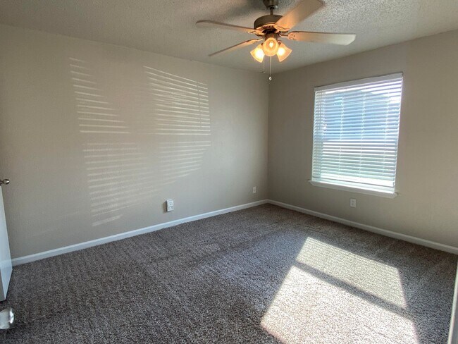 Photo - Yukon Heights Apartments