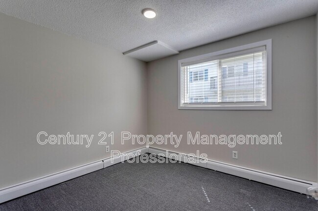 Photo - 9108 127 Ave NW Unit 102