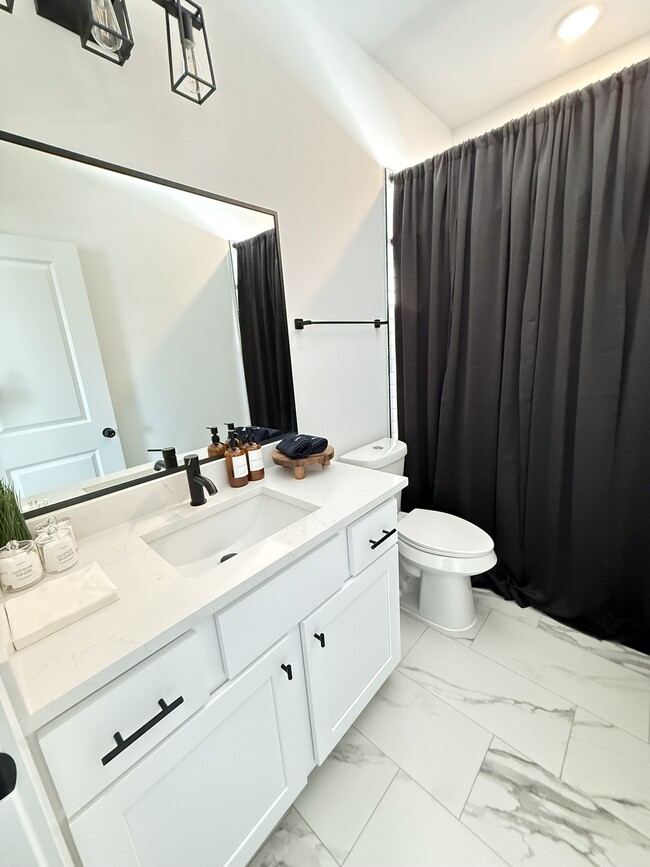 Photo - 5527 Denmark St