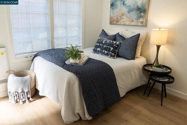 Photo - 4815 Appian Way