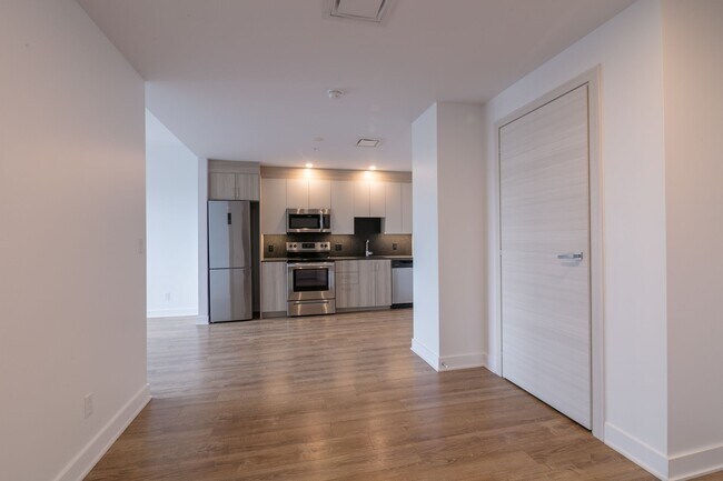 Building Photo - 30 Saint-Joseph Est Unit 1203