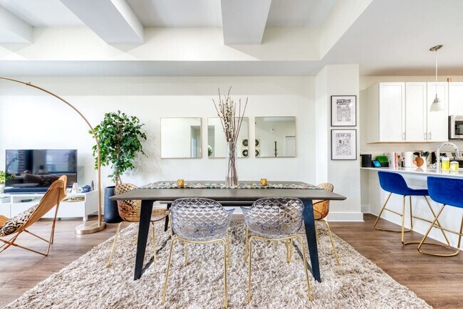 Photo - 150S S Independence Mall W Unidad ID1060929P