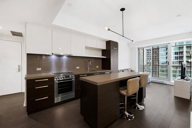 Photo - 1050 Drummond St Unit 3005