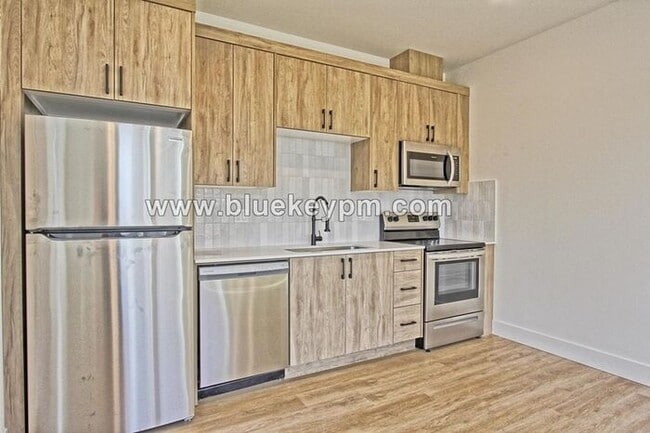 Photo - 1526-B: 2 Bed, 2.5 Bathroom Townhome with ...