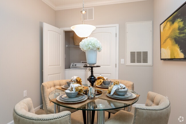 2BR, 2BA - 1096SF Sandalwood - Dining Area - Adeline at White Oak