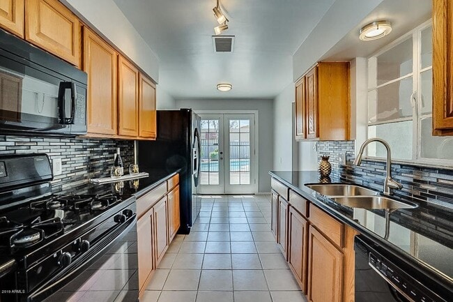 Photo - 4 BEDROOM, 2 BATHROOM HOME WITH SPARKLING ...