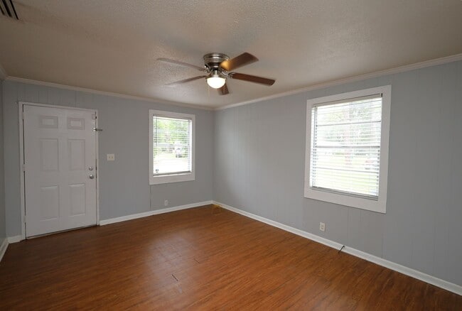 Photo - 808 Lilly St