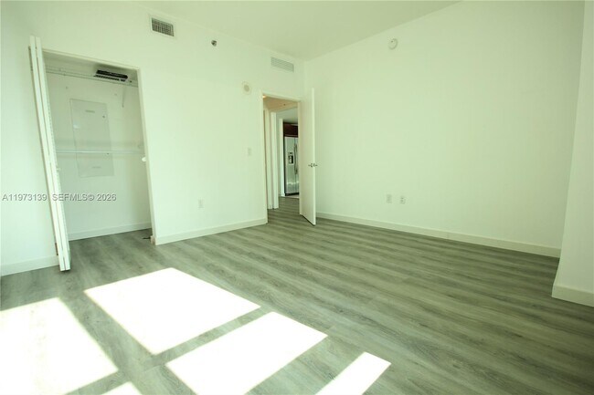 Photo - 951 Brickell Ave Unit 1409