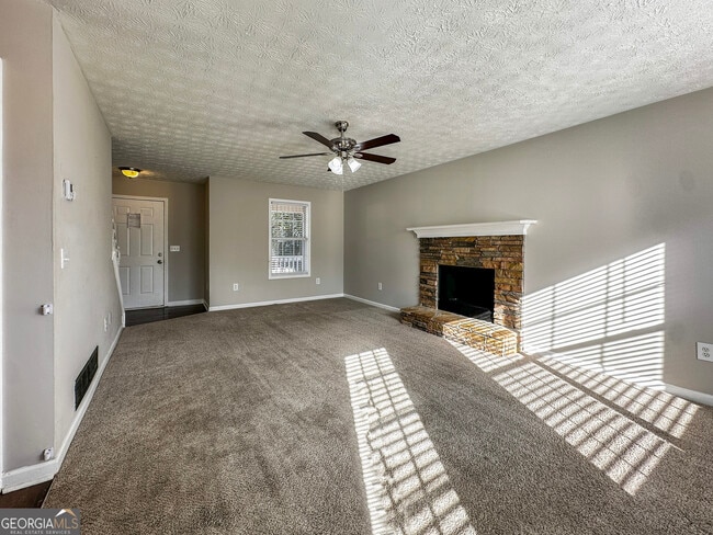 Photo - 20 Vintage Dr