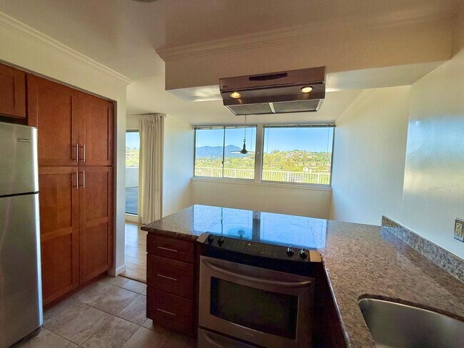 Photo - BEAUTIFUL UPPER 3BD/2BA UNIT PLUS BONUS ROOM. TIBURON CONDO. MT.TAM VIEWS! Unit 78