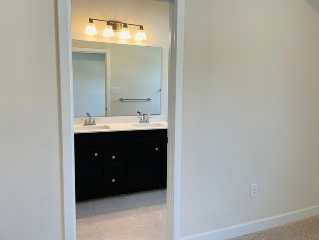 Photo - 507 Scarlet Maple Pl