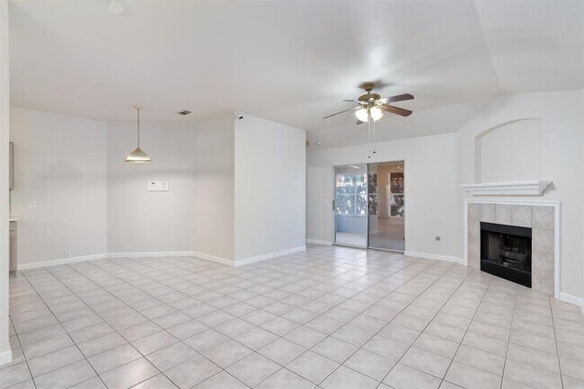 Photo - 902 Rocking Spur Cove