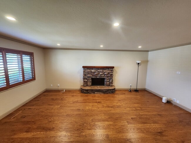 Photo - 1231 Padre Dr