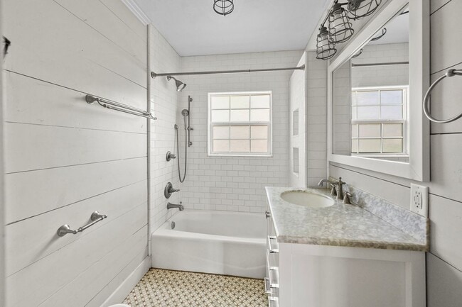 Photo - 1036 Jackson St