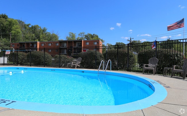 Pool - Grandin Bridge Apartments