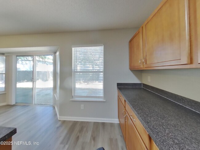 Photo - 7134 Beekman Lake Dr