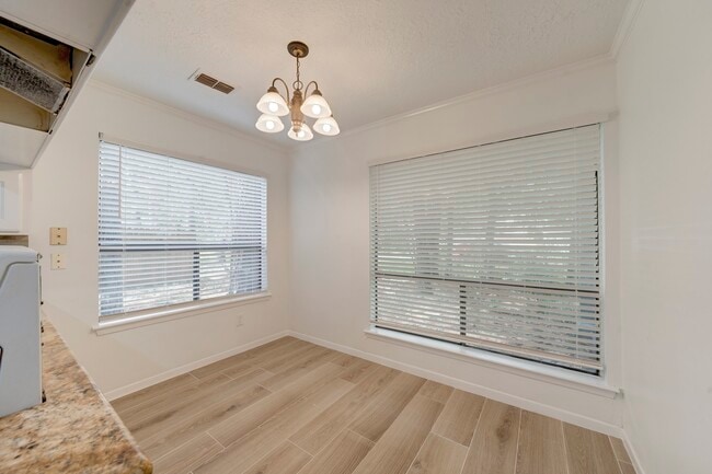 Photo - 42 N Timber Top Dr