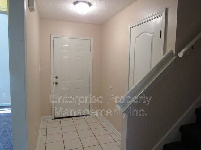 Photo - 9740 Riggin Dr