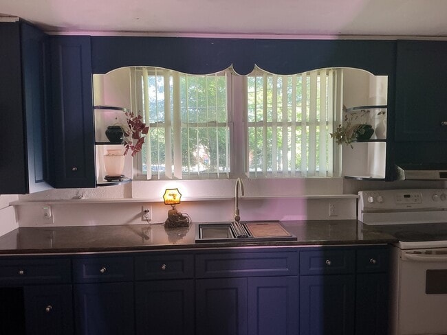 Photo - 74 18th Ave NW