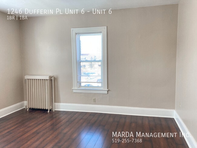 Photo - CHAMRING 1 BED/1 BATH APT ON DUFFERIN & GILES + HYDRO! Unité 6