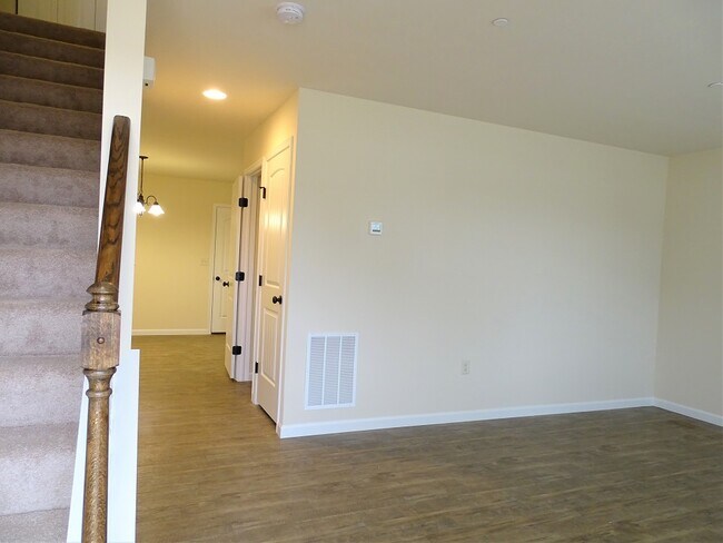 Photo - 609 Byler Cir