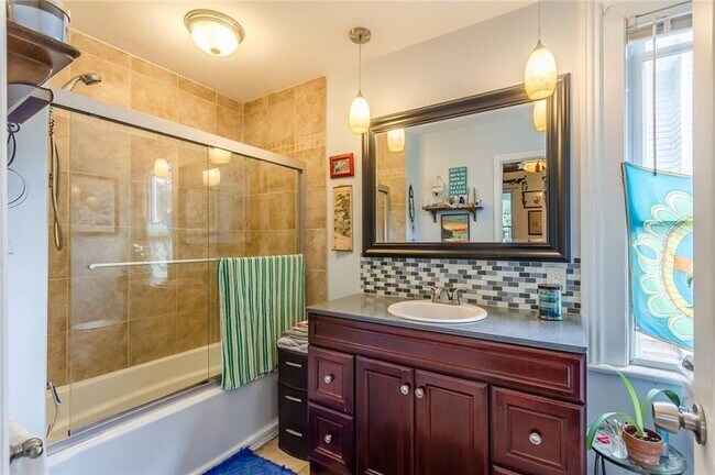 Photo - 406 Meigs St Apartment Unit Lower