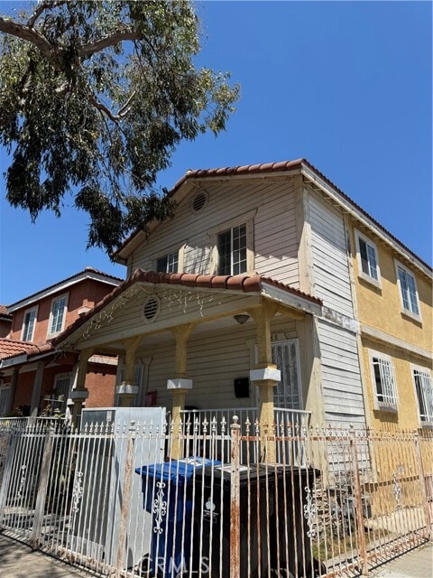 Photo - 7688 Main St