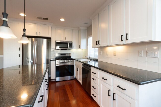 Photo - LOOK NO FURTHER!!! 2BDR/2 BATH CONDO IN OT... Unidad 1