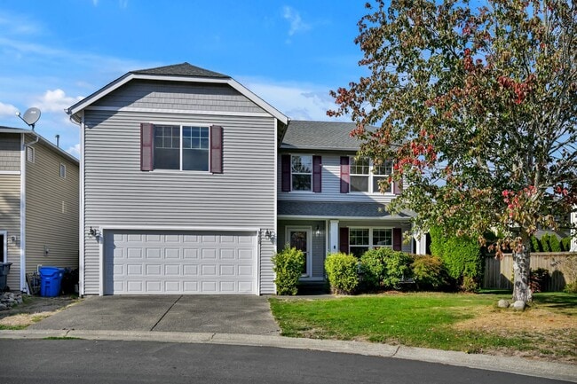 Building Photo - 4 BED & 2.5 SINGLE FAMILY HOUSE FOR RENT