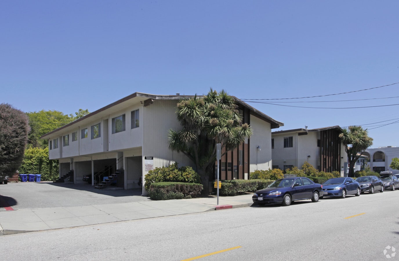 Lincoln Apartments - Lincoln Apartments