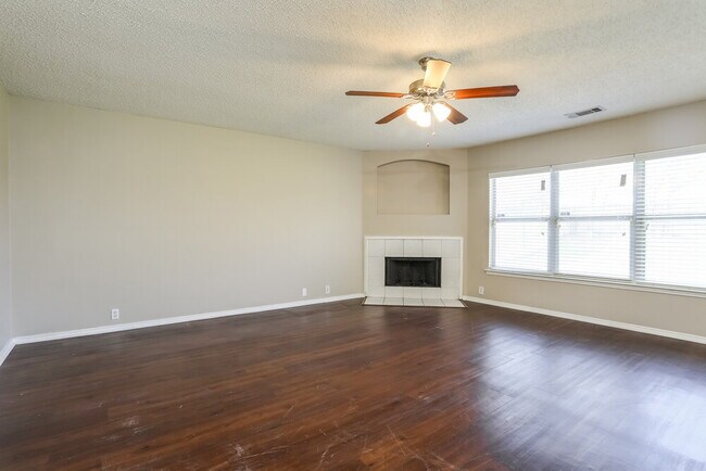 Photo - 1511 Columbia Dr