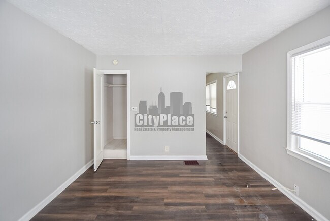 Photo - 1434 N Denny St