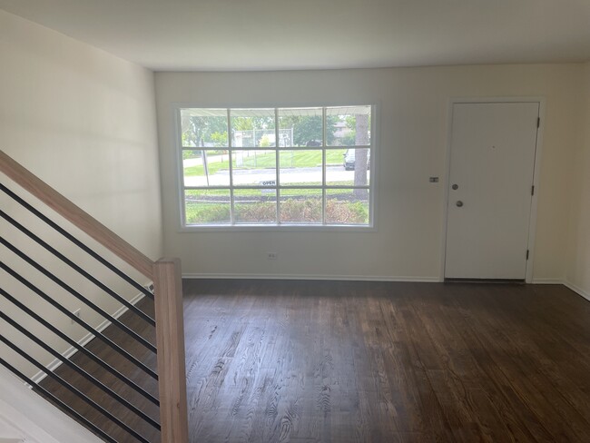 Living room - 4115 N Washington St