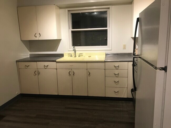 Photo - 6124 NE Multnomah St